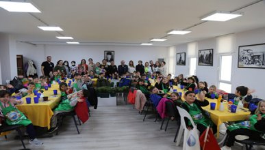 Büyükçekmeceli minikler tohumdan fide yetiştiriyor